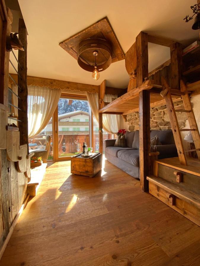 Calore Di Una Casa Di Montagna Campitello di Fassa Exterior foto